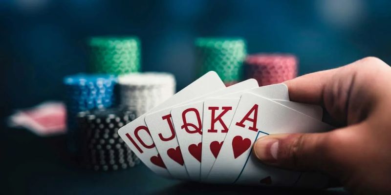 Poker là tựa game trí tuệ thú vị đòi hỏi chiến lược